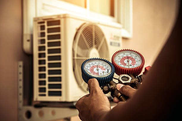 Professional Hvac technician working in Purcellville, VA